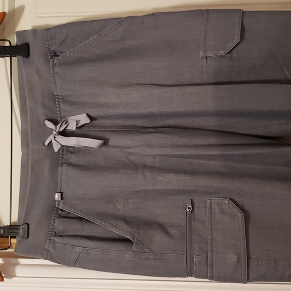 Figs grey XS pants - near perfect condition - Picture 2 of 8